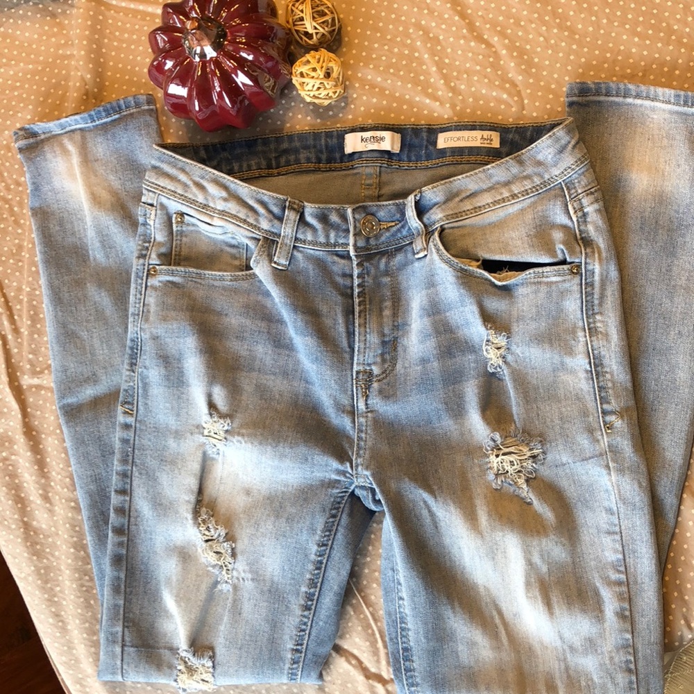 Kenzie Effortless Ankle Mid-Rise Destroyed Jeans